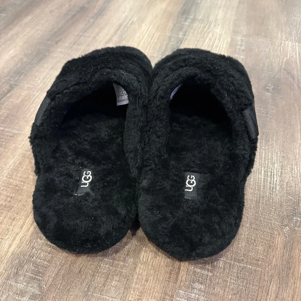 UGG Fluff You Slipper Black Fur Slides Mens 9 Lounge Cozy Comfort Streetwear⁠